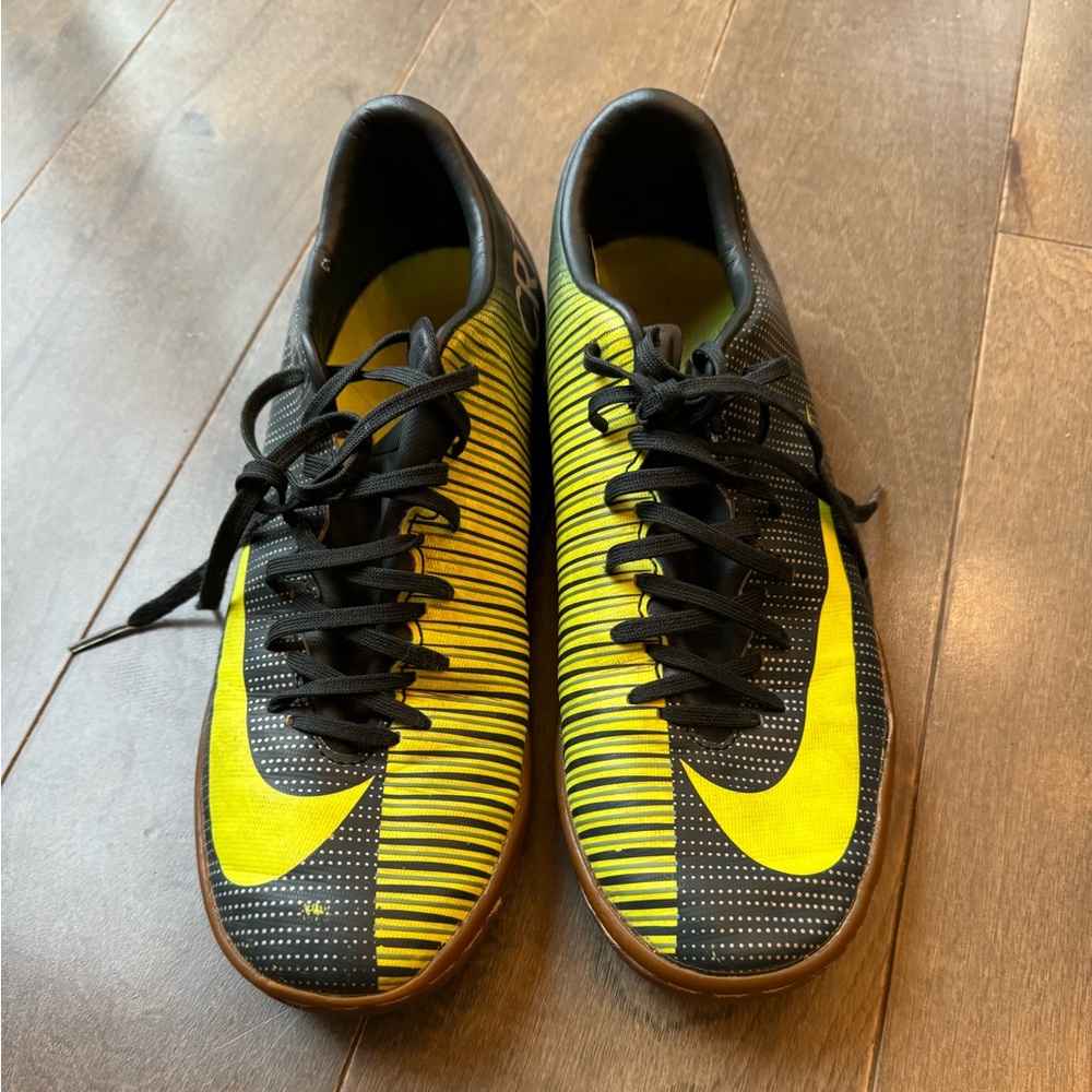 Nike MercurialX Victory VI CR7 IC Men Ronaldo Seaweed Volt
